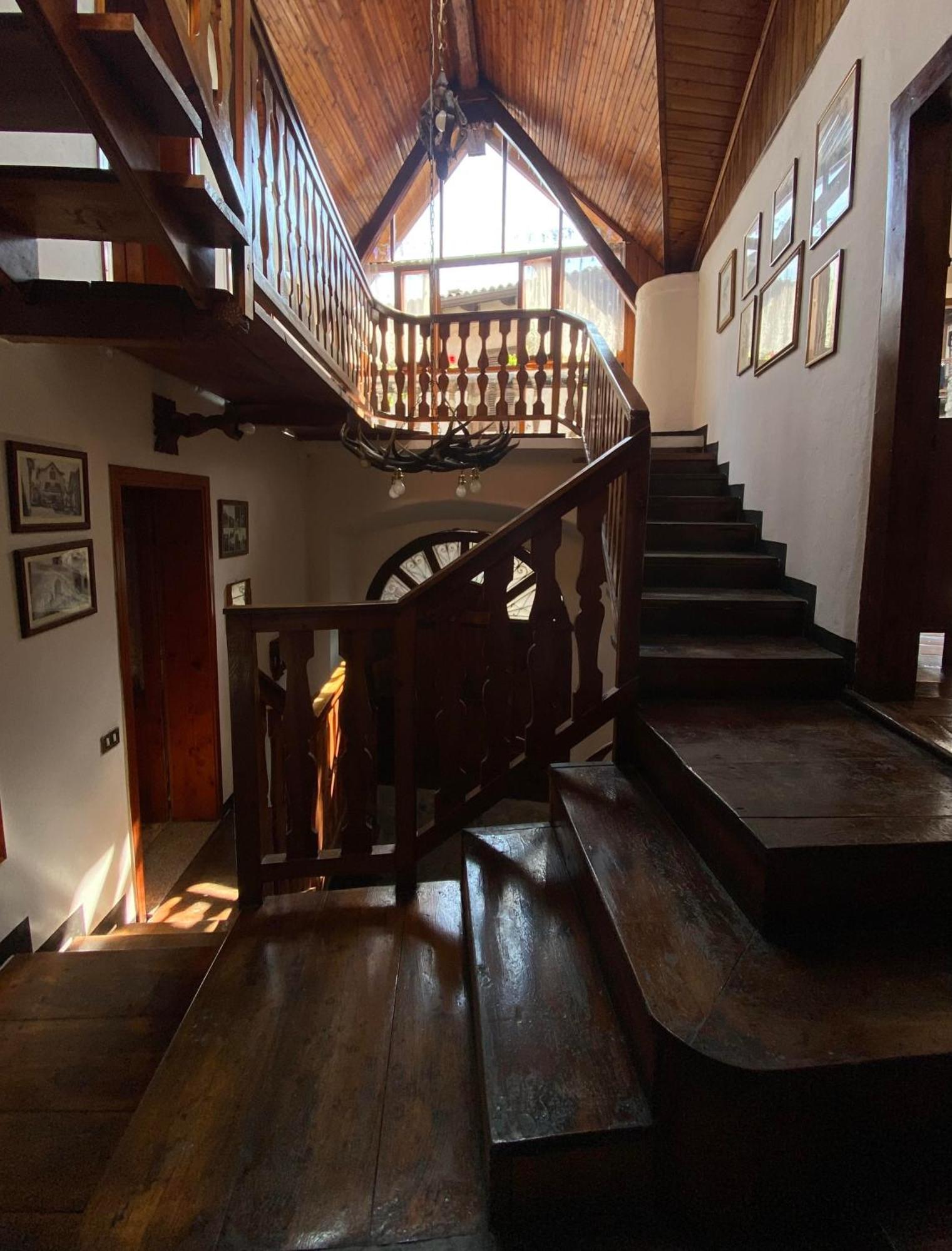 Villa Casa Nel Centro Storico Di Borno Exterior foto